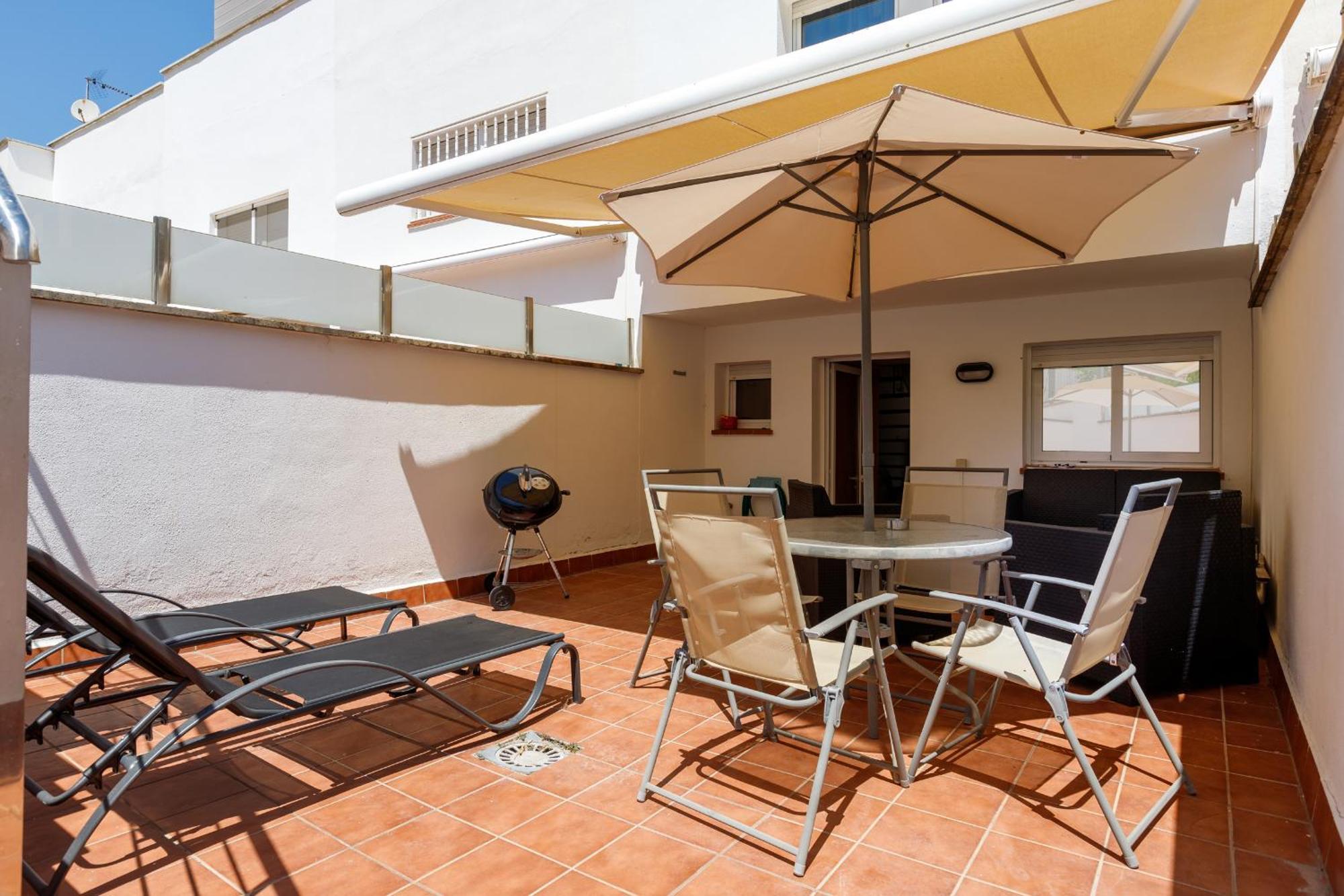 Villa Lets Holidays Big Terrace House With Parking *
